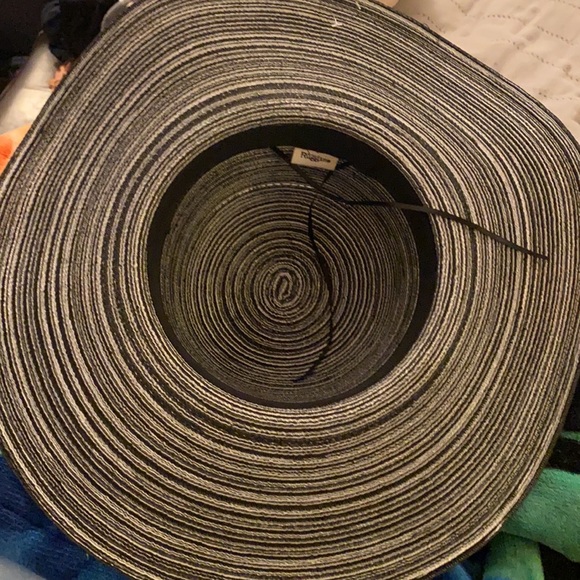 Summer hat - Picture 2 of 2